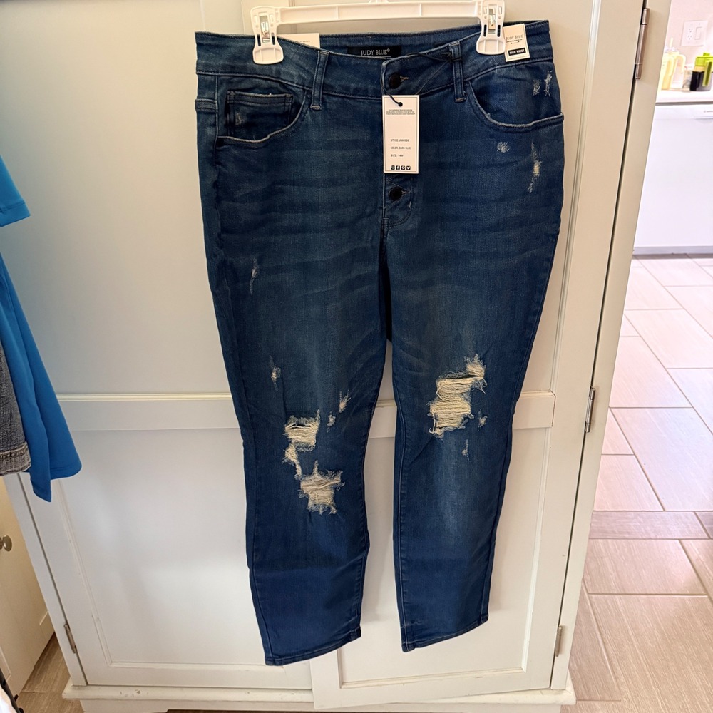 Judy Blue Boyfriend Jeans Size 14W NWT Button Fly Distressed High Waist JB88526 - Picture 2 of 10